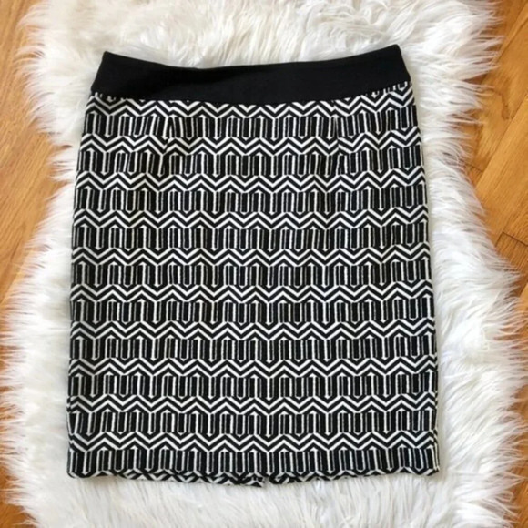Banana Republic Black White Geometric Pencil Skirt - Picture 1 of 4